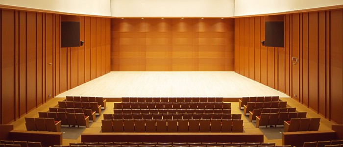 京都堀川音楽高等学校　音楽ホール　内観画像